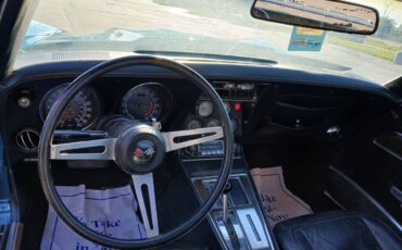 Chevrolet-corvette-1975-blue-9