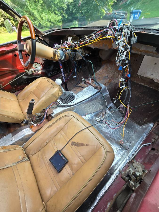 Chevrolet-corvette-1975-brown-20