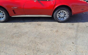 Chevrolet-corvette-1975-red