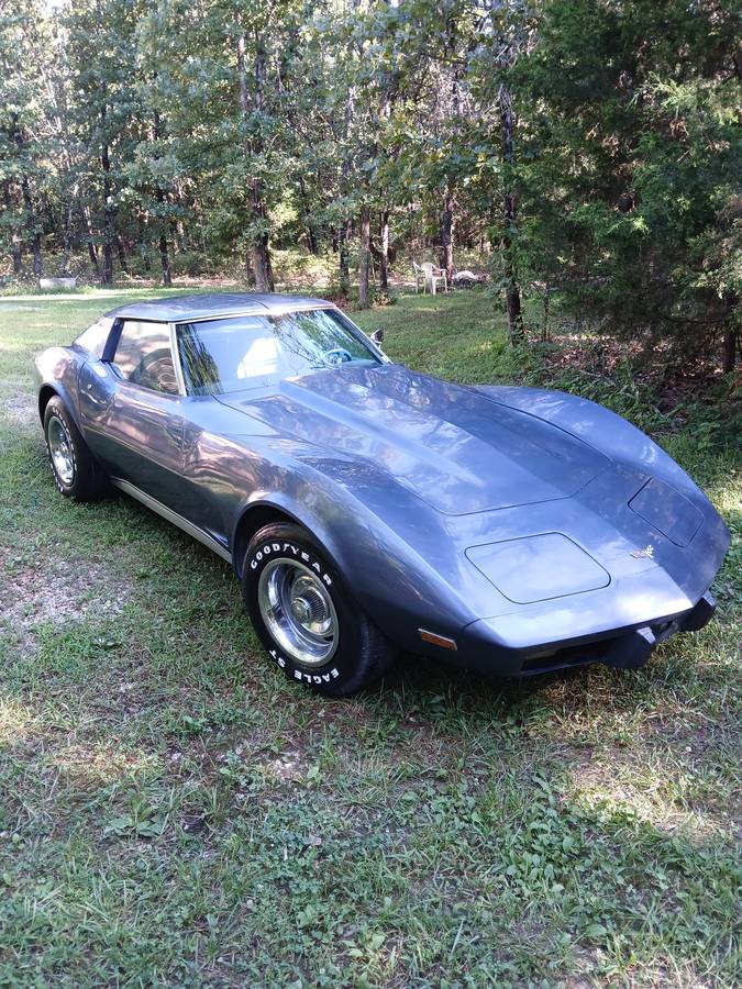 Chevrolet-corvette-1977-blue-3