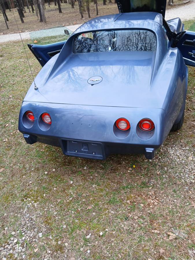 Chevrolet-corvette-1977-blue-4