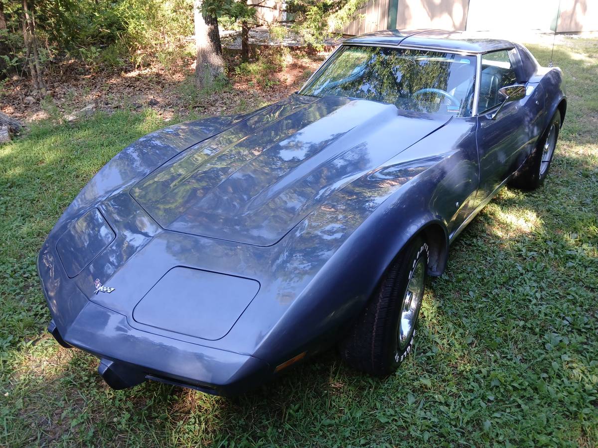 Chevrolet-corvette-1977-blue-4