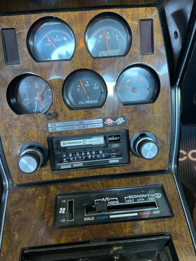 Chevrolet-corvette-1977-custom-3