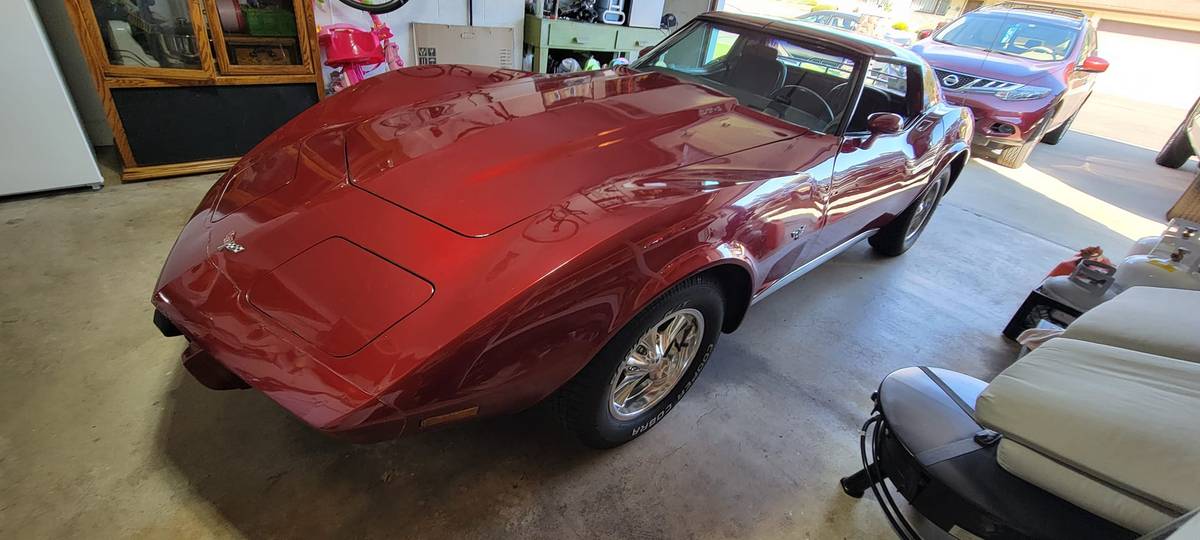 Chevrolet-corvette-1977-custom-4