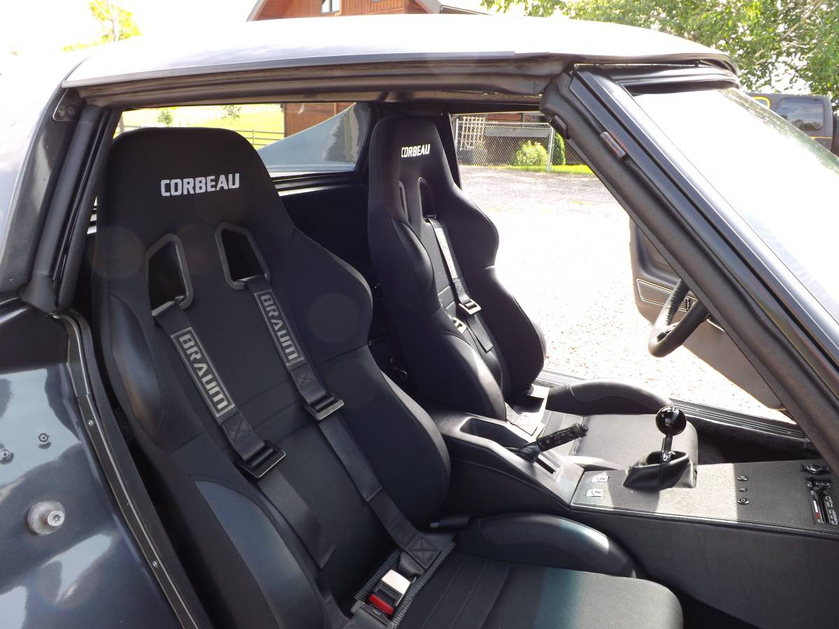 Chevrolet-corvette-1977-grey-8