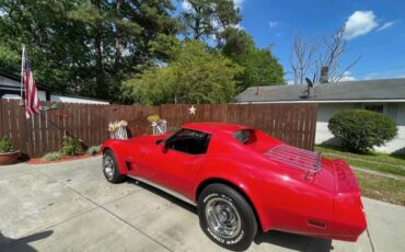 Chevrolet-corvette-1977-red-1