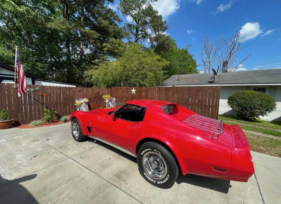 Chevrolet-corvette-1977-red-1