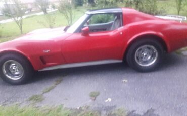 Chevrolet-corvette-1977-red-3