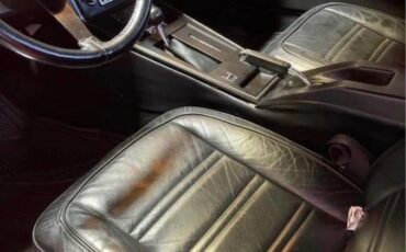 Chevrolet-corvette-1977-red-3