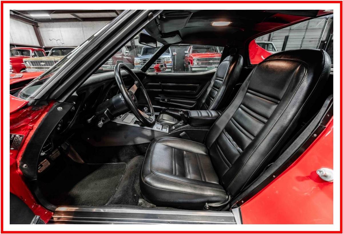 Chevrolet-corvette-1977-red-30