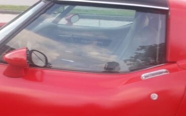 Chevrolet-corvette-1977-red-4