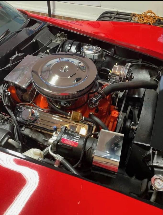 Chevrolet-corvette-1977-red-5