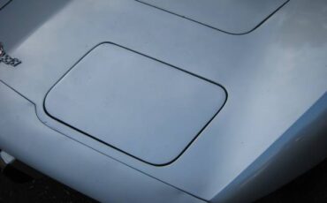 Chevrolet-corvette-1977-silver-15