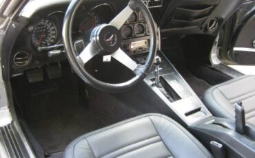 Chevrolet-corvette-1977-silver-20