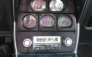 Chevrolet-corvette-1977-silver-23