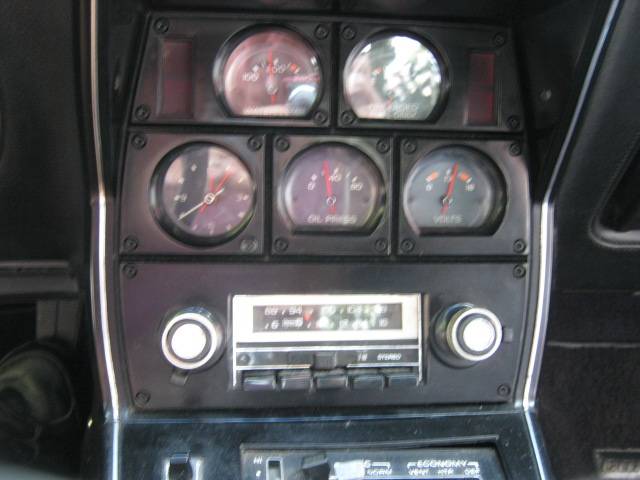 Chevrolet-corvette-1977-silver-23