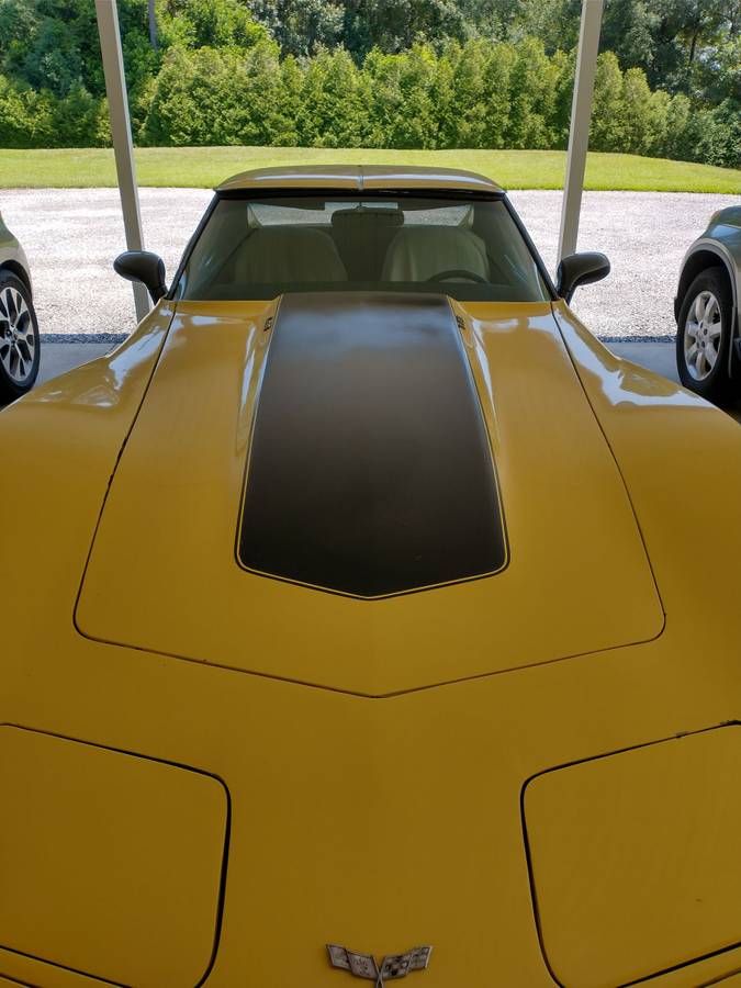 Chevrolet-corvette-1977-yellow-1