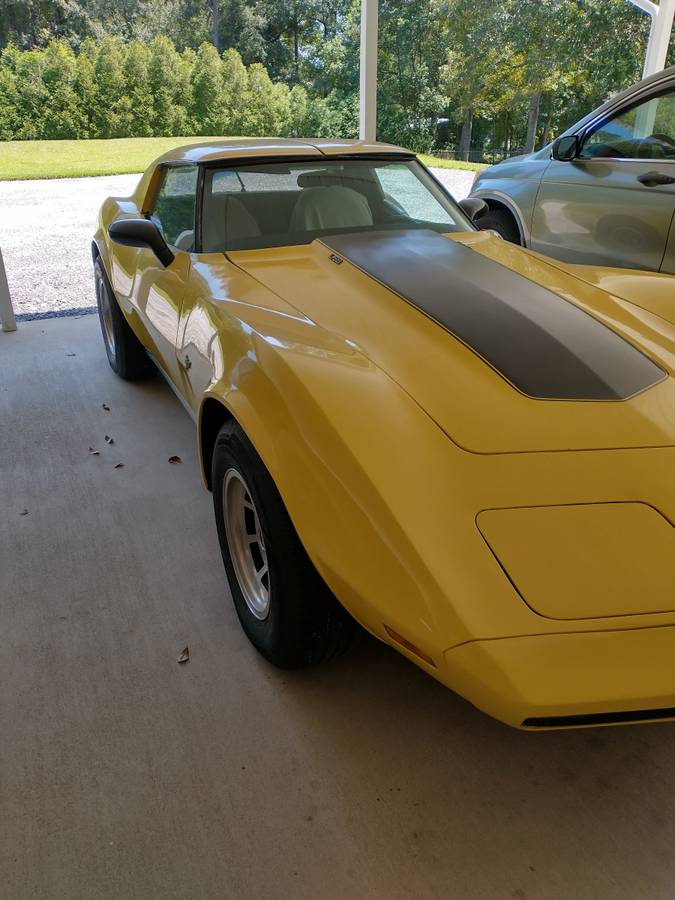 Chevrolet-corvette-1977-yellow-12