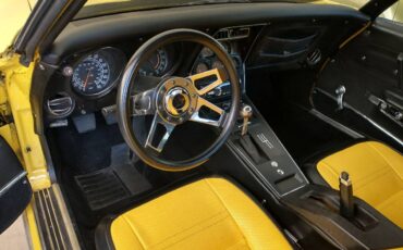 Chevrolet-corvette-1977-yellow-5