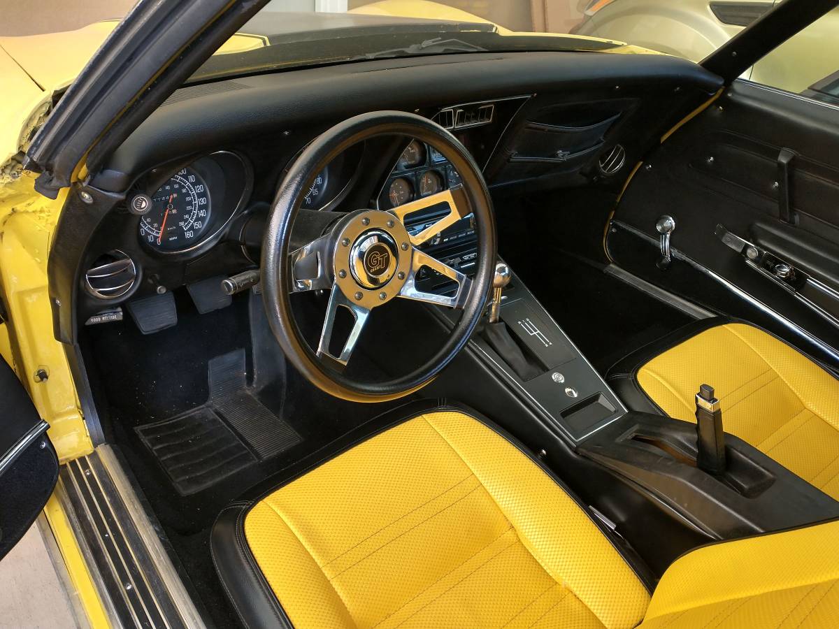 Chevrolet-corvette-1977-yellow-6