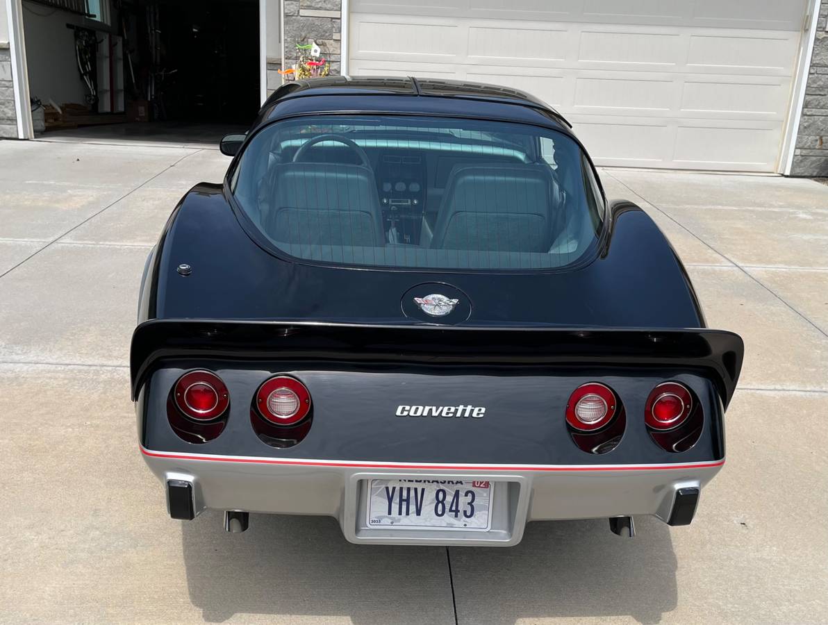 Chevrolet-corvette-1978-1