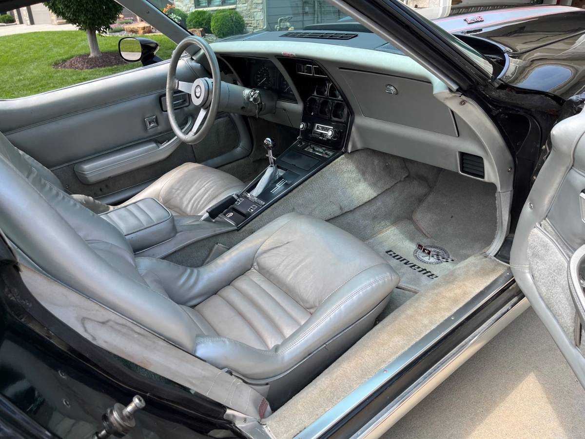 Chevrolet-corvette-1978-5