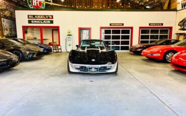 Chevrolet-corvette-1978-black-16
