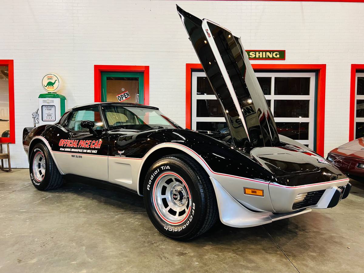 Chevrolet-corvette-1978-black-34