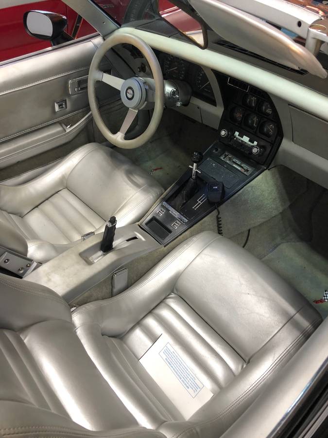 Chevrolet-corvette-1978-black-4
