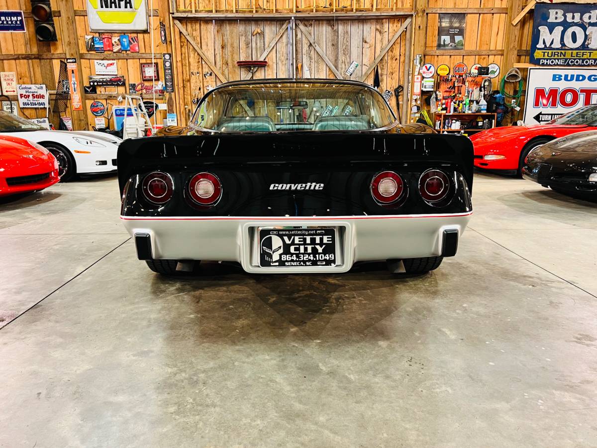 Chevrolet-corvette-1978-black-40