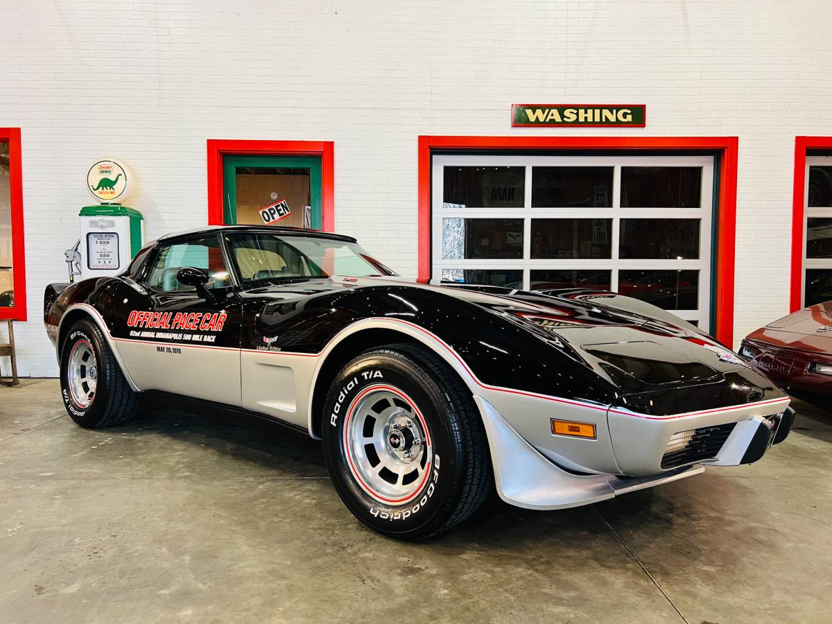 Chevrolet-corvette-1978-black-42