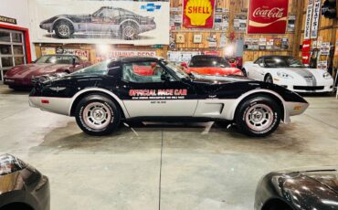 Chevrolet-corvette-1978-black