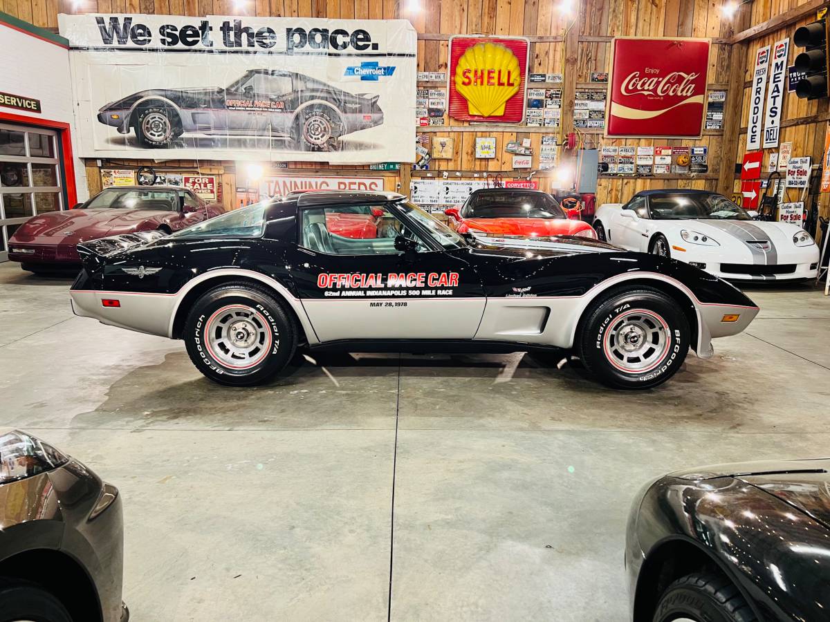 Chevrolet-corvette-1978-black