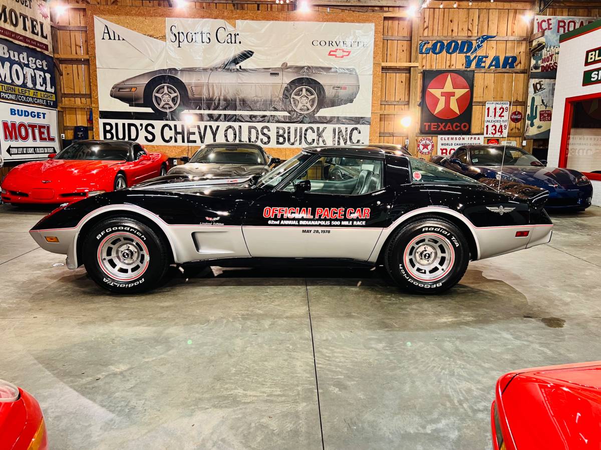 Chevrolet-corvette-1978-black-54