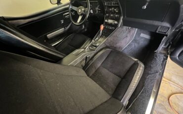 Chevrolet-corvette-1978-black-8