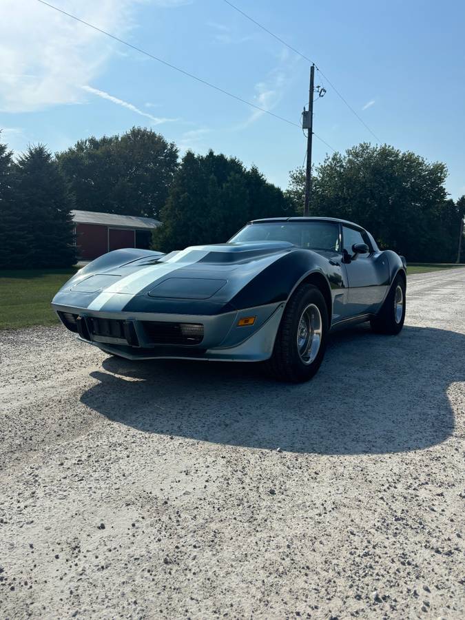 Chevrolet-corvette-1978-blue