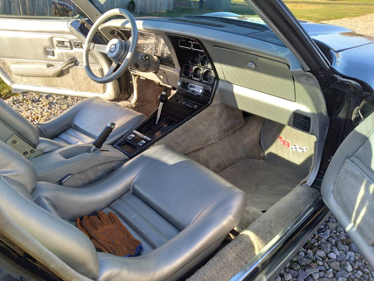 Chevrolet-corvette-1978-custom-14
