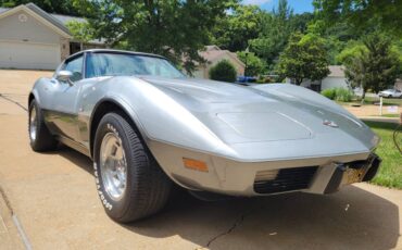 Chevrolet-corvette-1978-silver-1