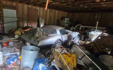 Chevrolet-corvette-1978-silver-10