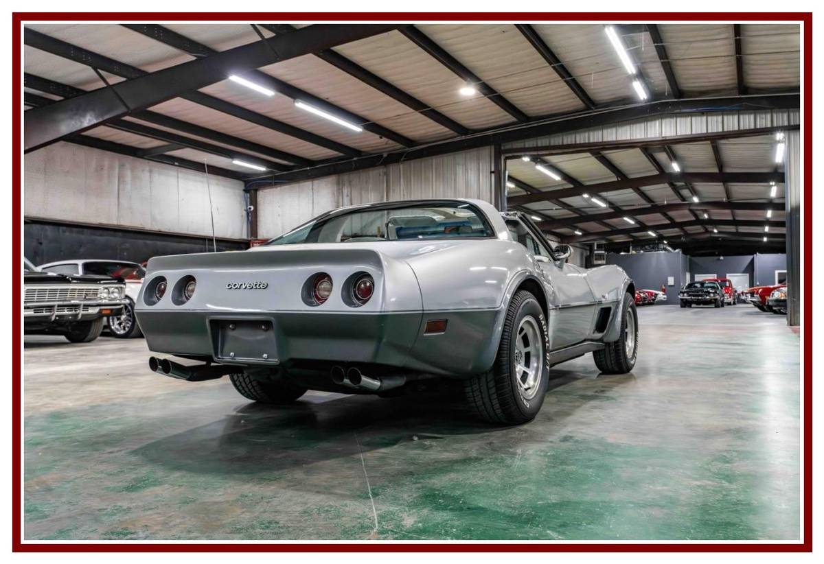 Chevrolet-corvette-1978-silver-11