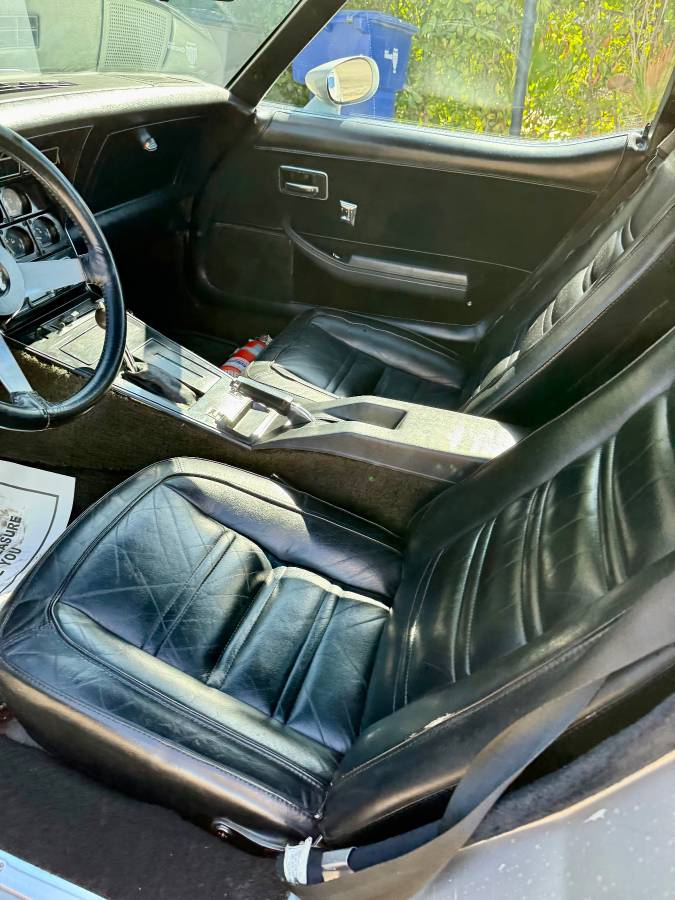 Chevrolet-corvette-1978-silver-18