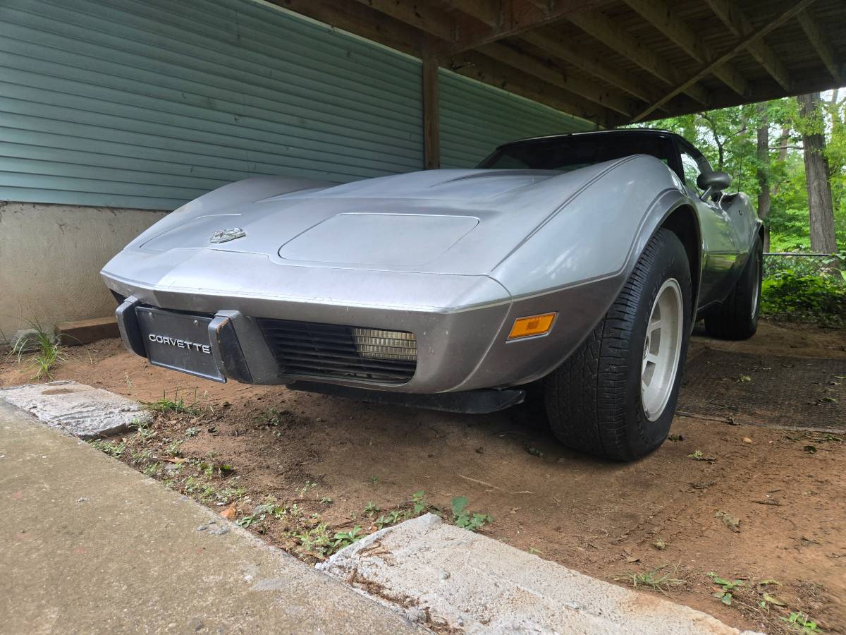 Chevrolet-corvette-1978-silver-3