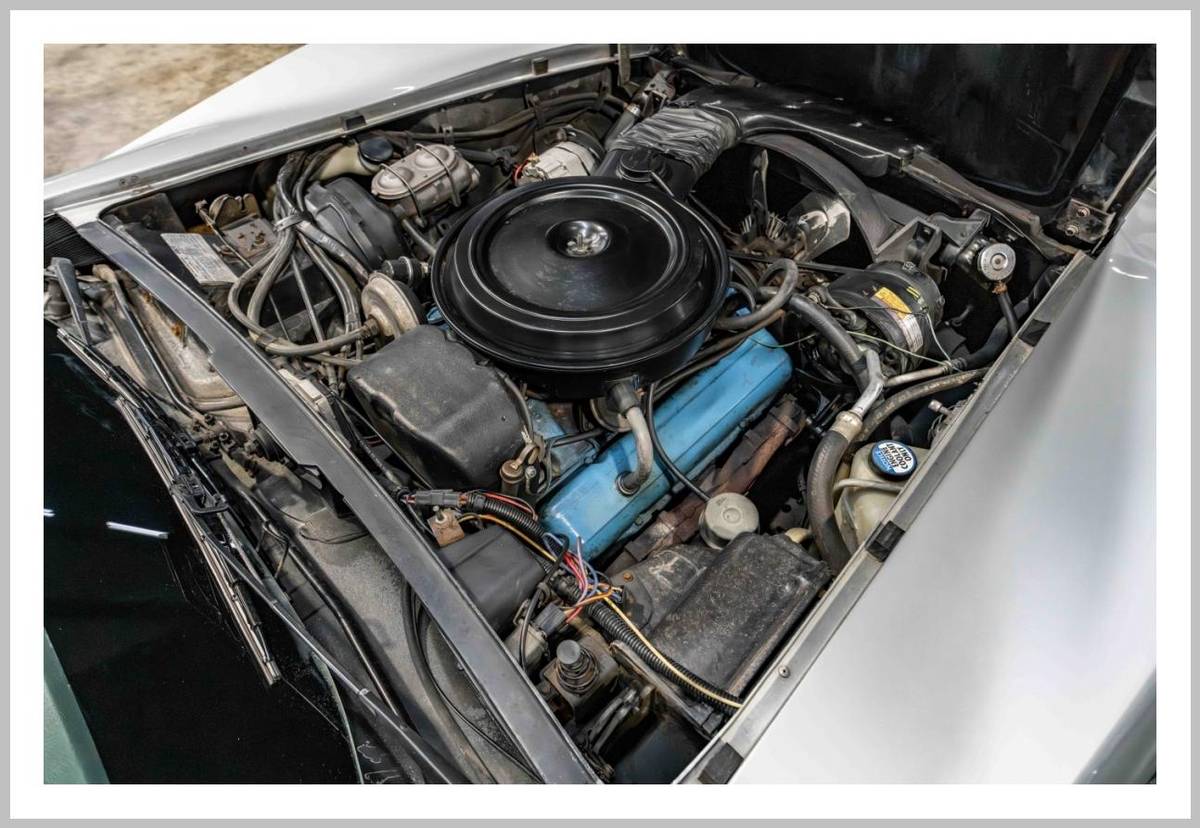 Chevrolet-corvette-1978-silver-42