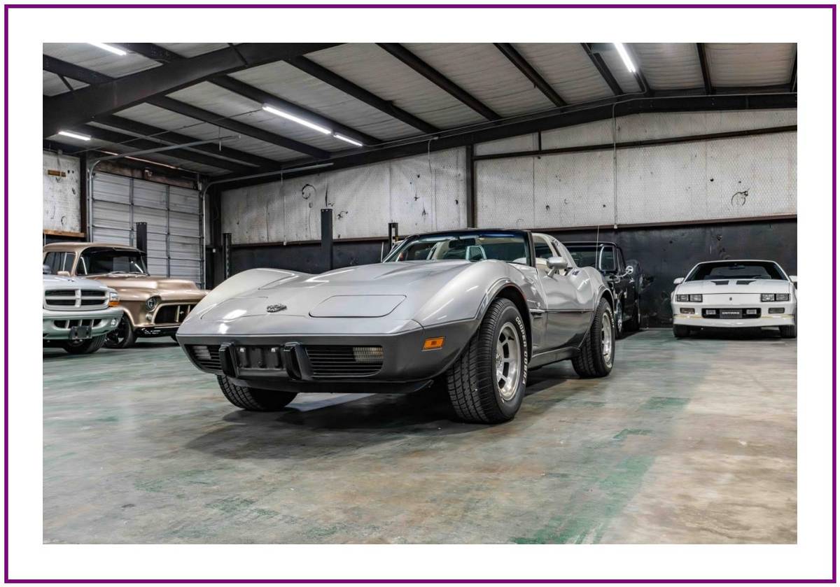Chevrolet-corvette-1978-silver-5