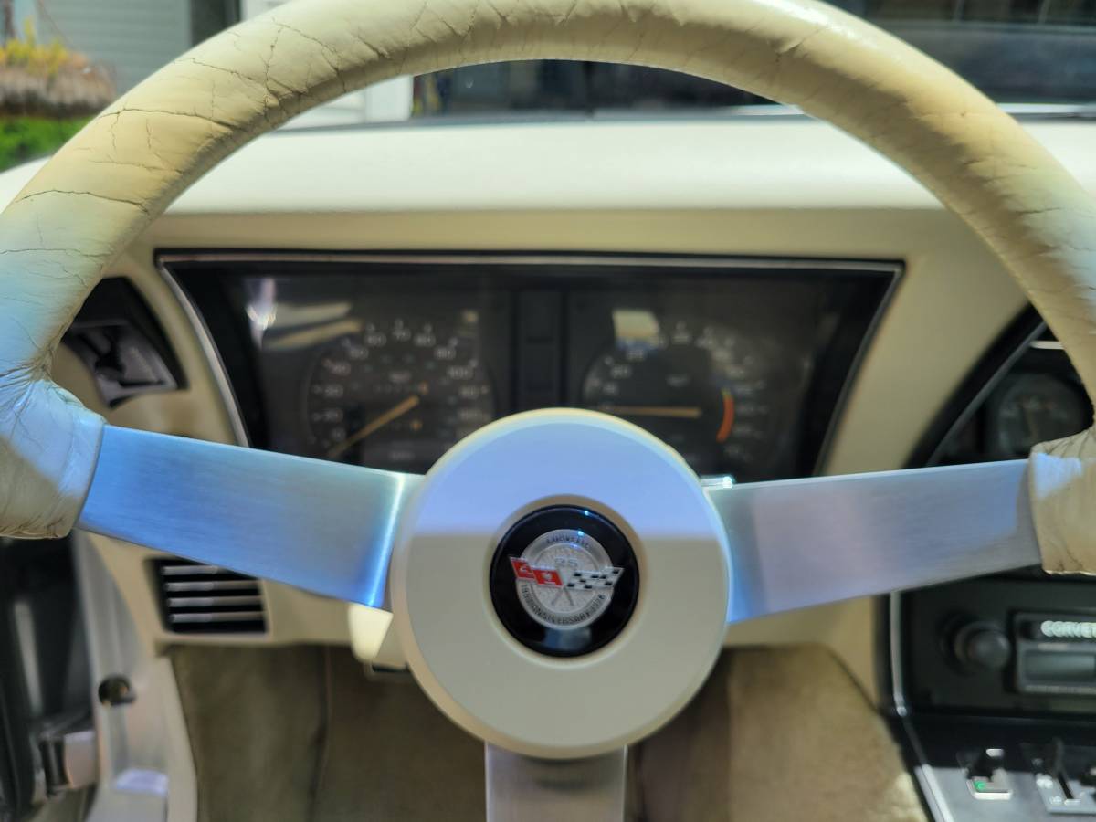 Chevrolet-corvette-1978-silver-5