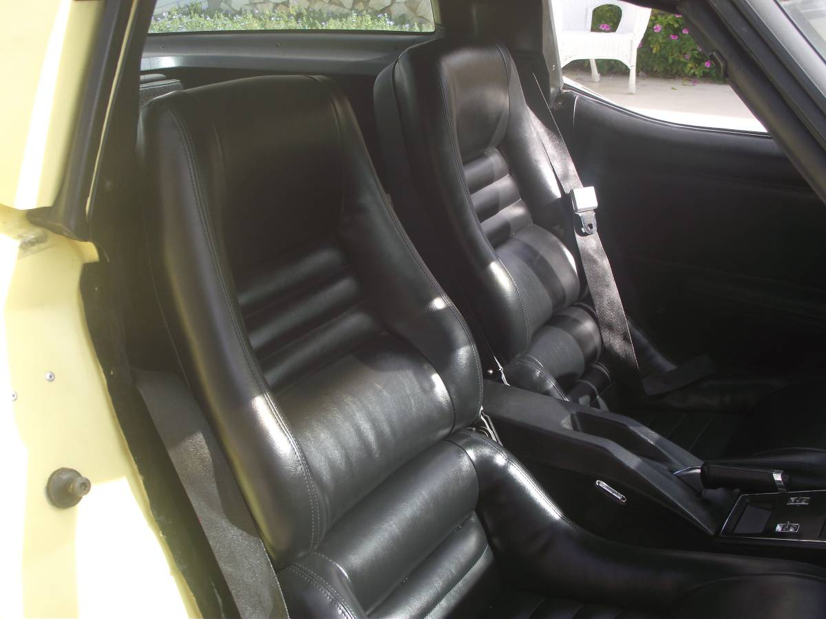 Chevrolet-corvette-1979-11