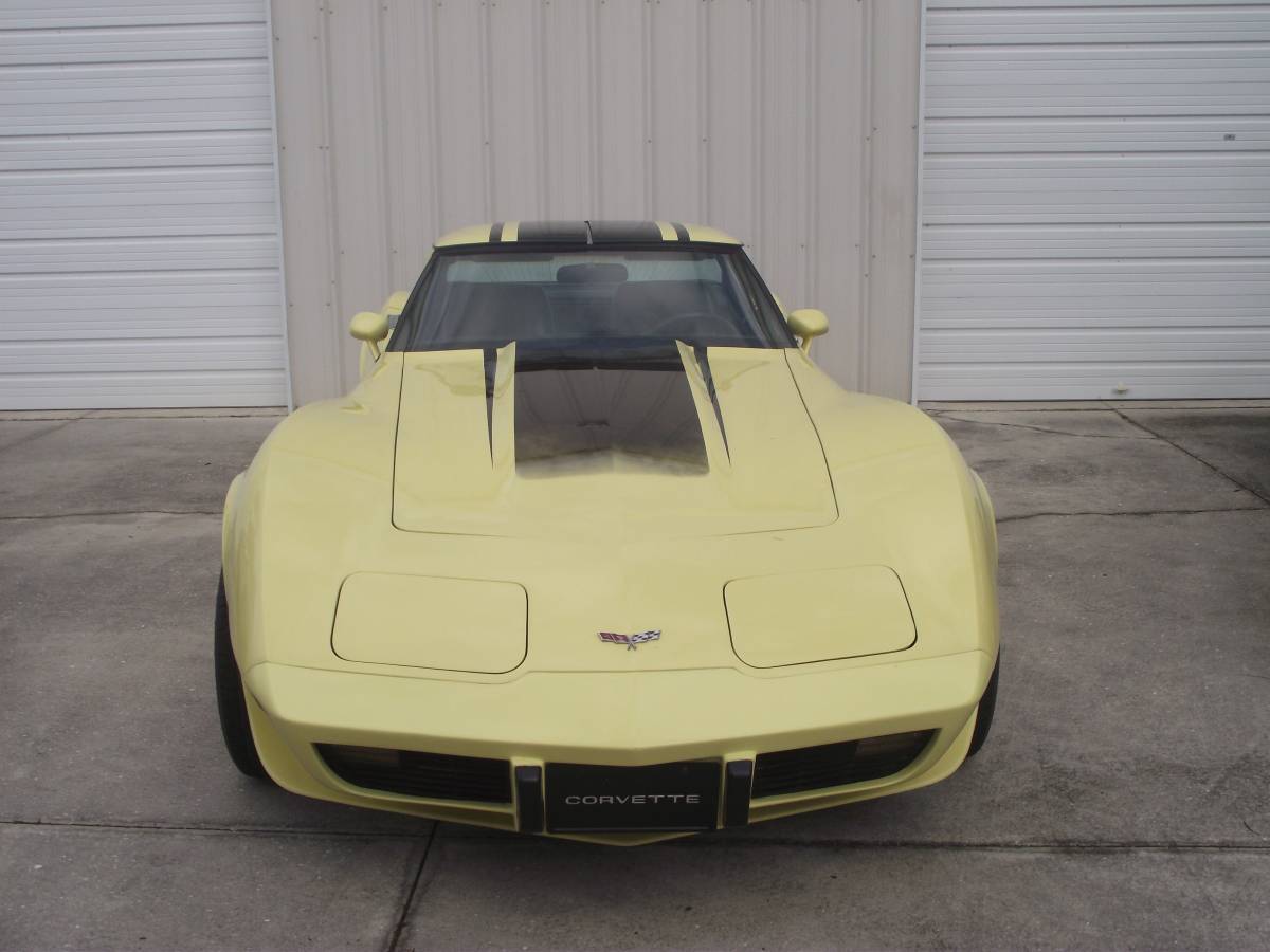 Chevrolet-corvette-1979-2