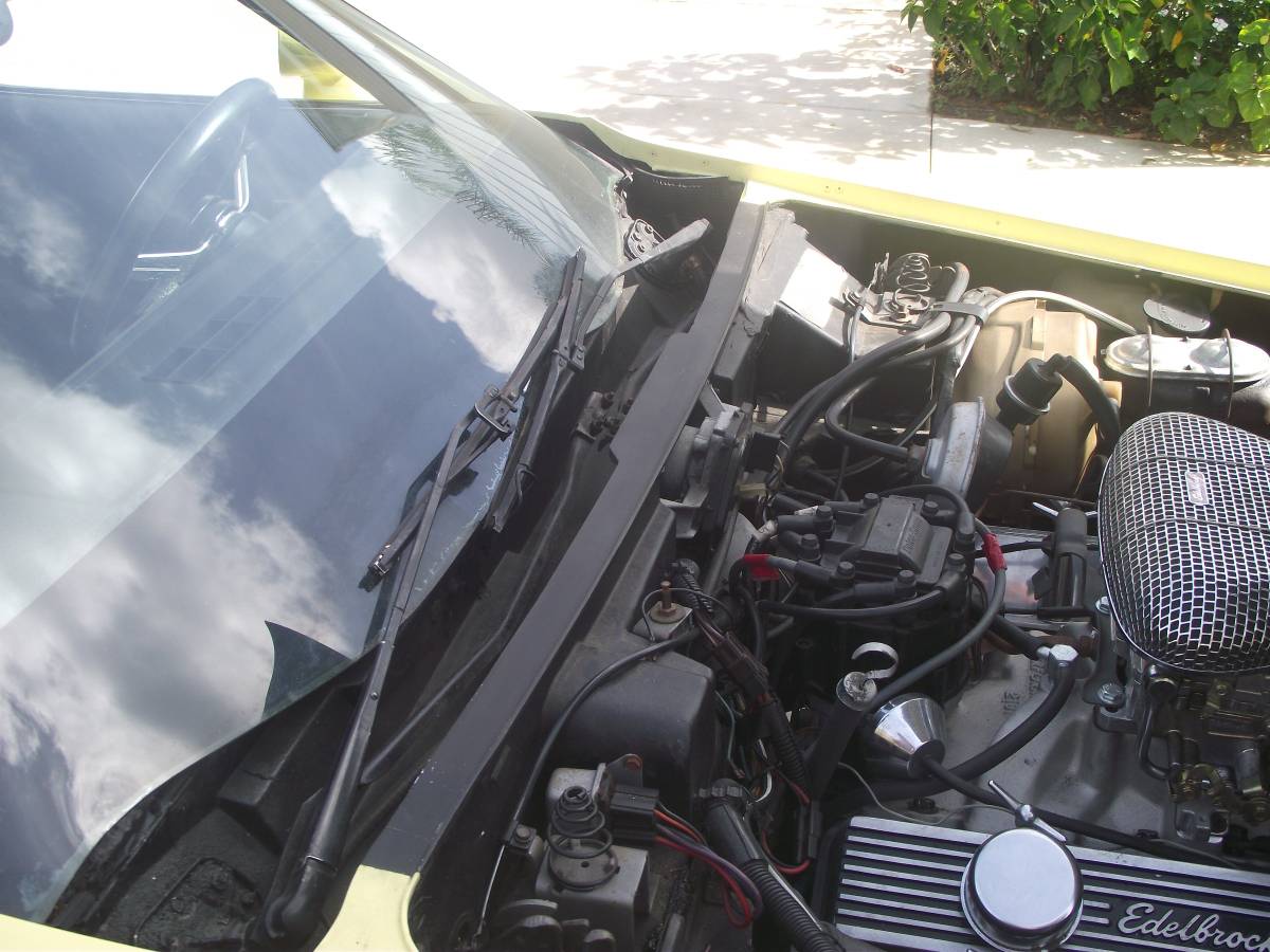Chevrolet-corvette-1979-20