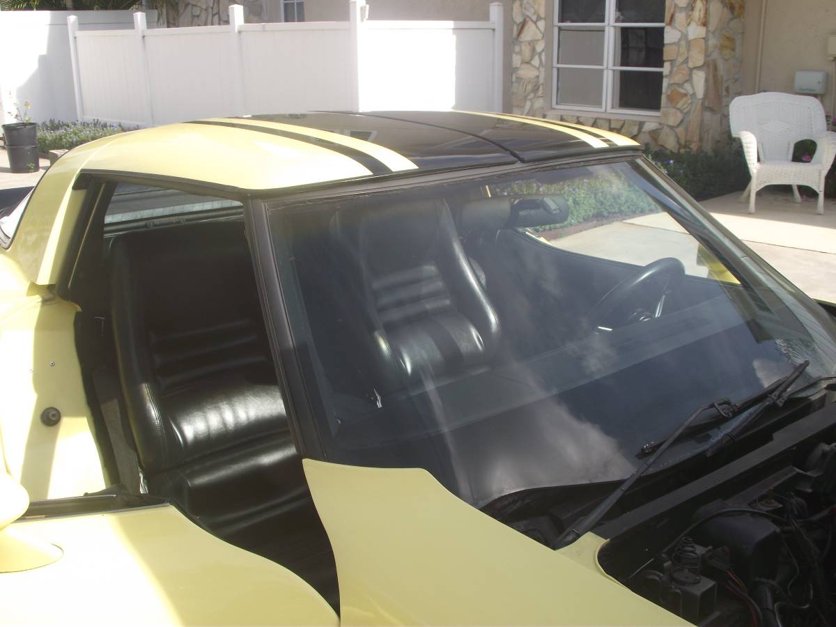 Chevrolet-corvette-1979-21
