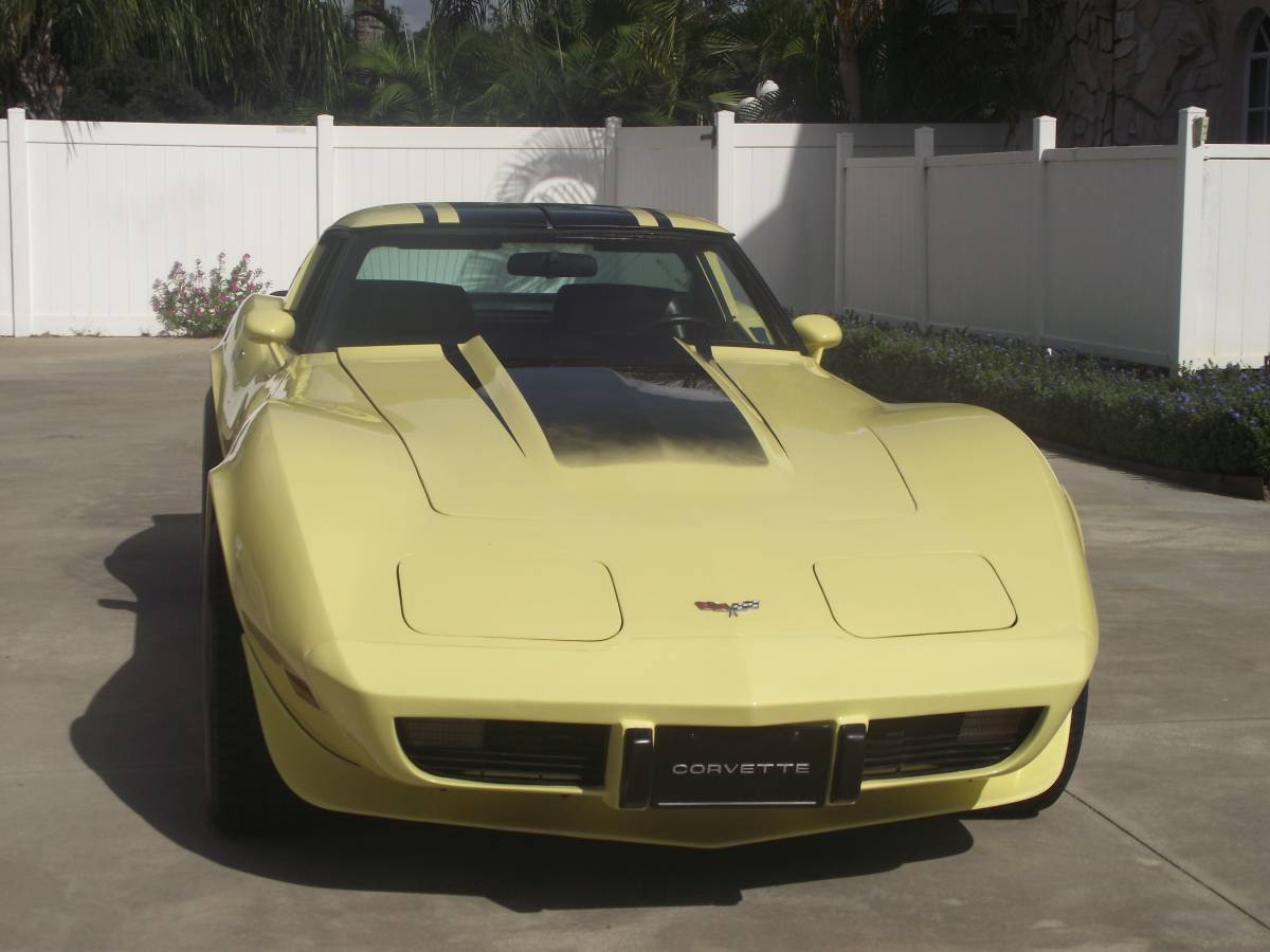 Chevrolet-corvette-1979-5